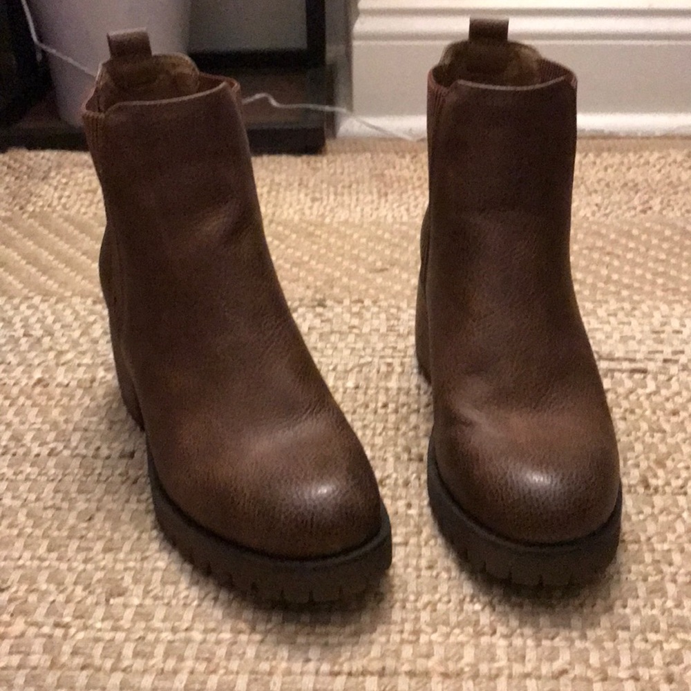 Mia chunky brown bootie!
